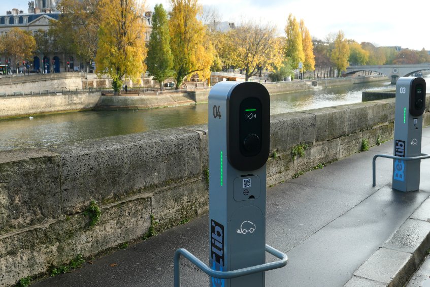 Que faut-il savoir sur les bornes de recharges publiques pour voitures électriques ?