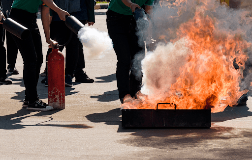 generateur de flamme à l'extérieur avec arrêt par extincteur